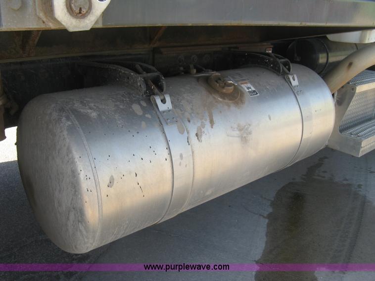 image for item J2906 2008 Peterbilt 340 dump truck