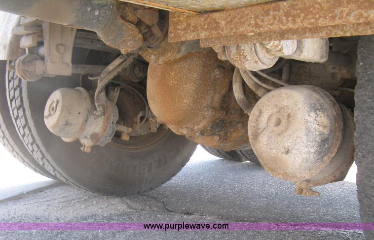 image for item J2906 2008 Peterbilt 340 dump truck