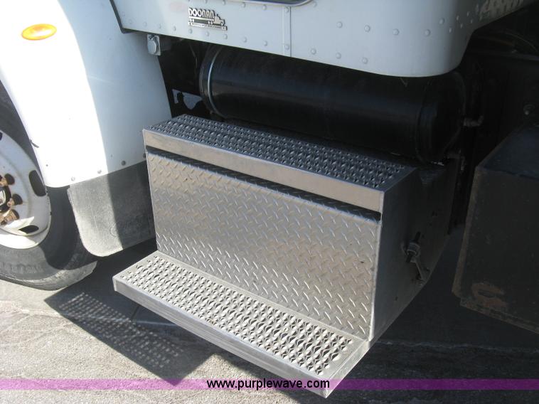 image for item J2906 2008 Peterbilt 340 dump truck