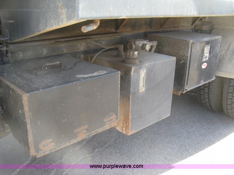 image for item J2906 2008 Peterbilt 340 dump truck