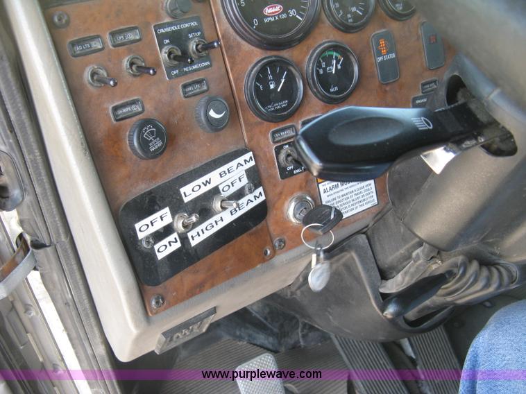 image for item J2906 2008 Peterbilt 340 dump truck