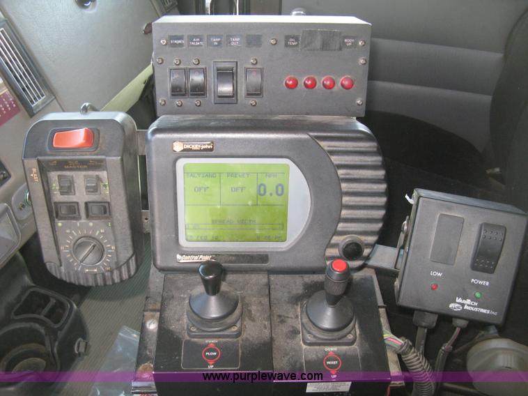 image for item J2906 2008 Peterbilt 340 dump truck