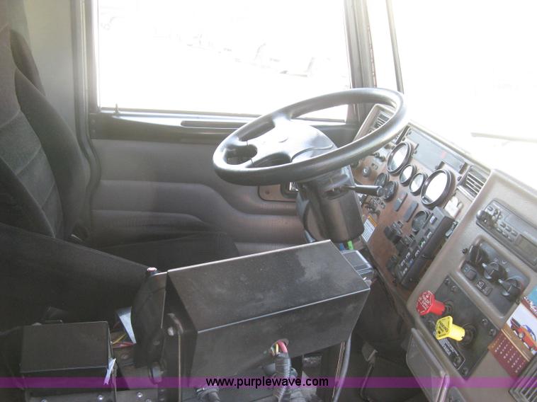 image for item J2906 2008 Peterbilt 340 dump truck