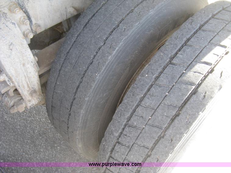 image for item J2906 2008 Peterbilt 340 dump truck