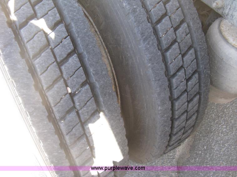 image for item J2906 2008 Peterbilt 340 dump truck