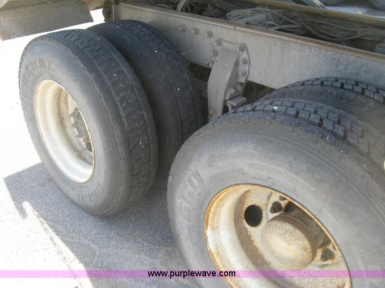 image for item J2906 2008 Peterbilt 340 dump truck