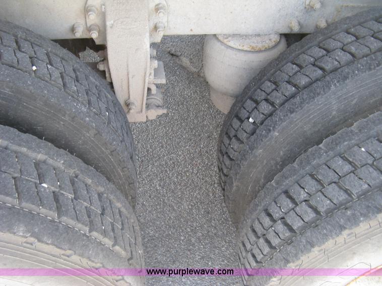 image for item J2906 2008 Peterbilt 340 dump truck