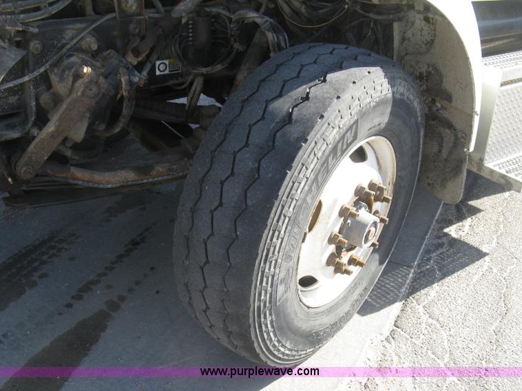 image for item J2906 2008 Peterbilt 340 dump truck