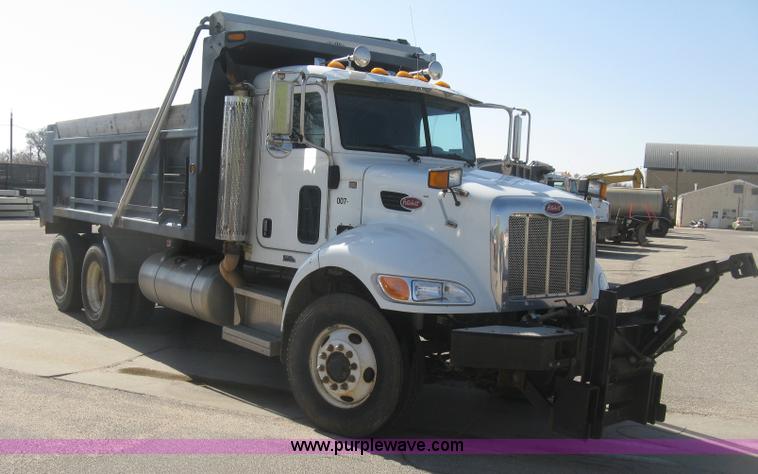 image for item J2909 2008 Peterbilt 340 dump truck