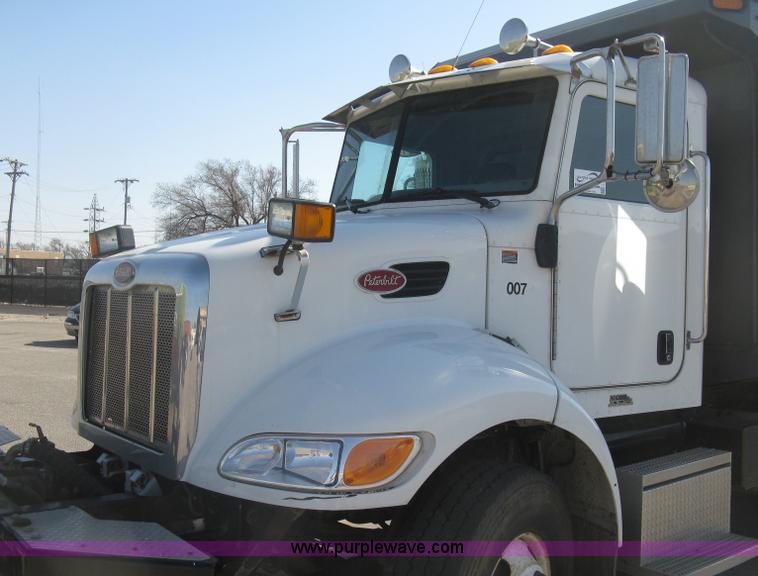 image for item J2909 2008 Peterbilt 340 dump truck