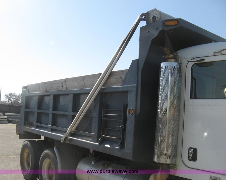 image for item J2909 2008 Peterbilt 340 dump truck