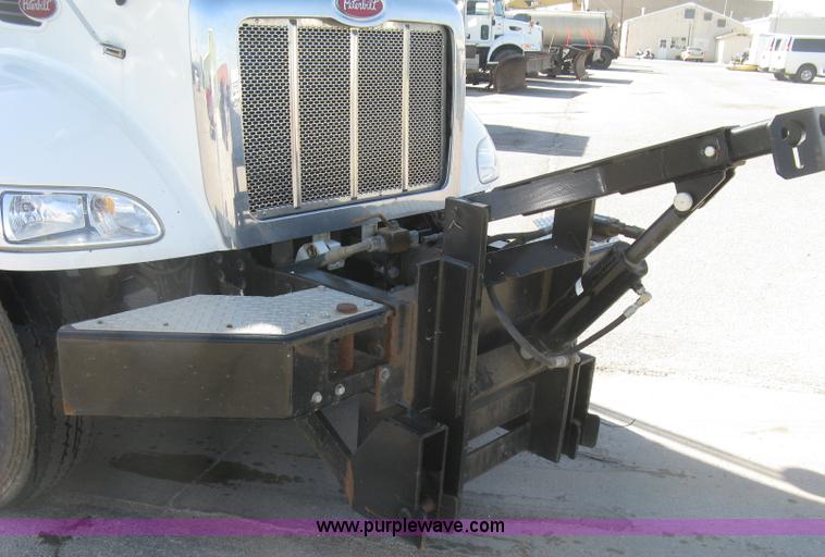 image for item J2909 2008 Peterbilt 340 dump truck