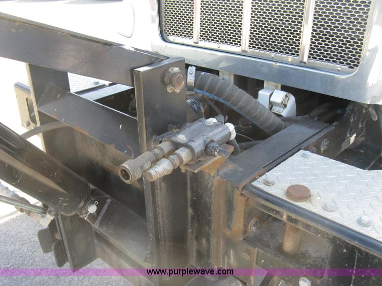 image for item J2909 2008 Peterbilt 340 dump truck