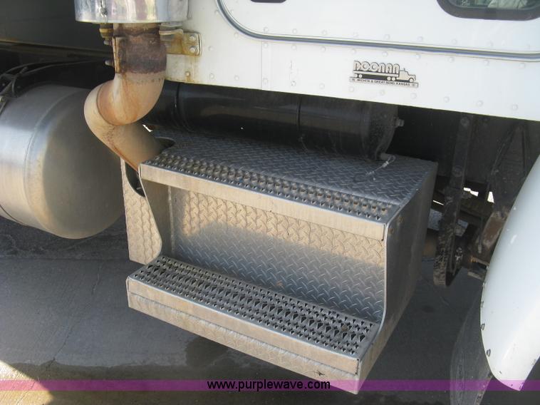 image for item J2909 2008 Peterbilt 340 dump truck