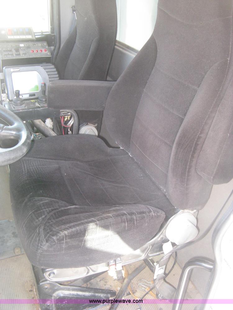 image for item J2909 2008 Peterbilt 340 dump truck