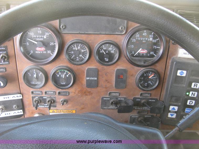 image for item J2909 2008 Peterbilt 340 dump truck