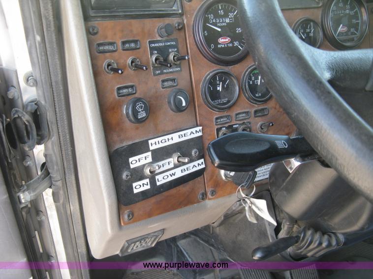 image for item J2909 2008 Peterbilt 340 dump truck