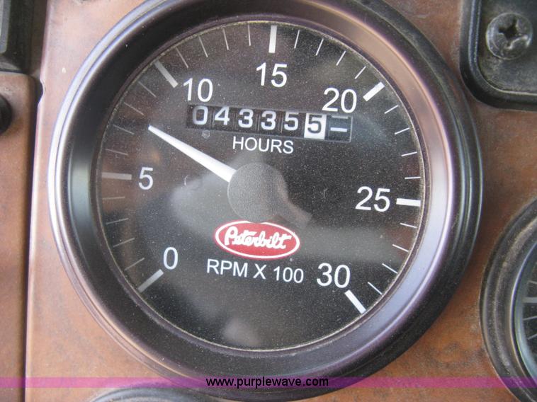 image for item J2909 2008 Peterbilt 340 dump truck