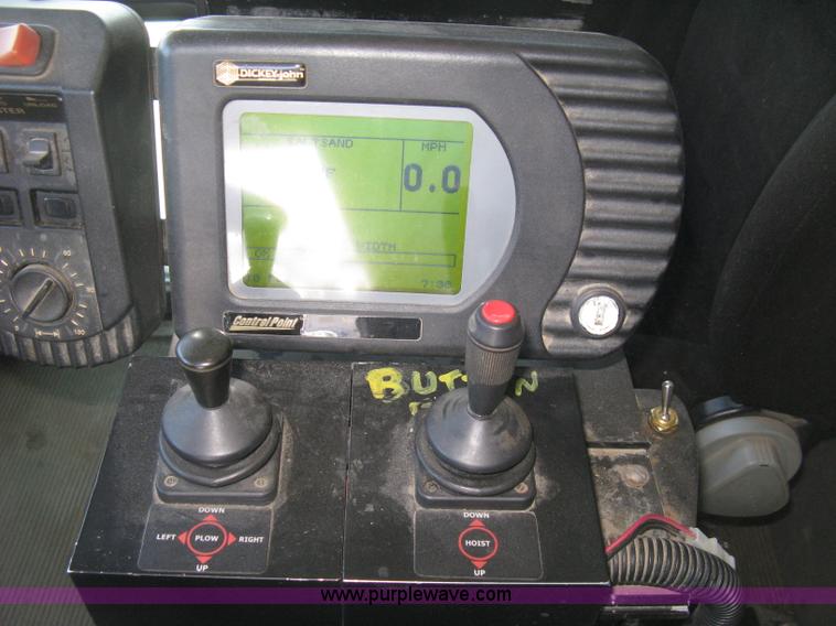 image for item J2909 2008 Peterbilt 340 dump truck