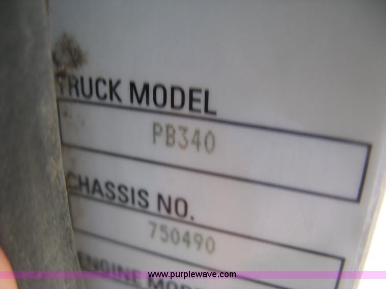 image for item J2909 2008 Peterbilt 340 dump truck