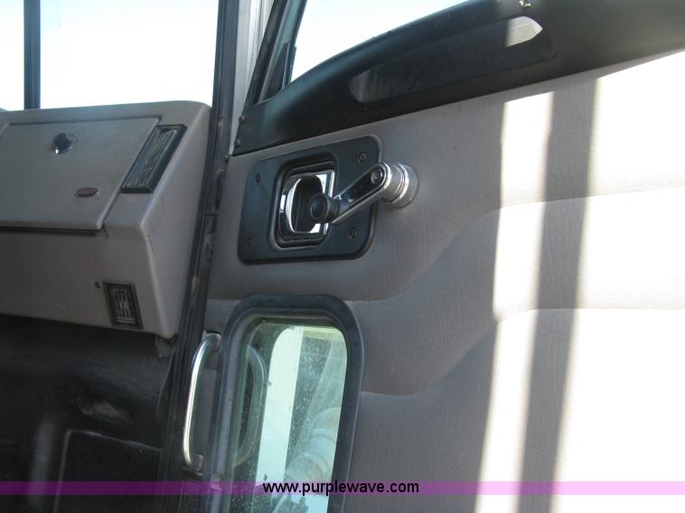 image for item J2909 2008 Peterbilt 340 dump truck