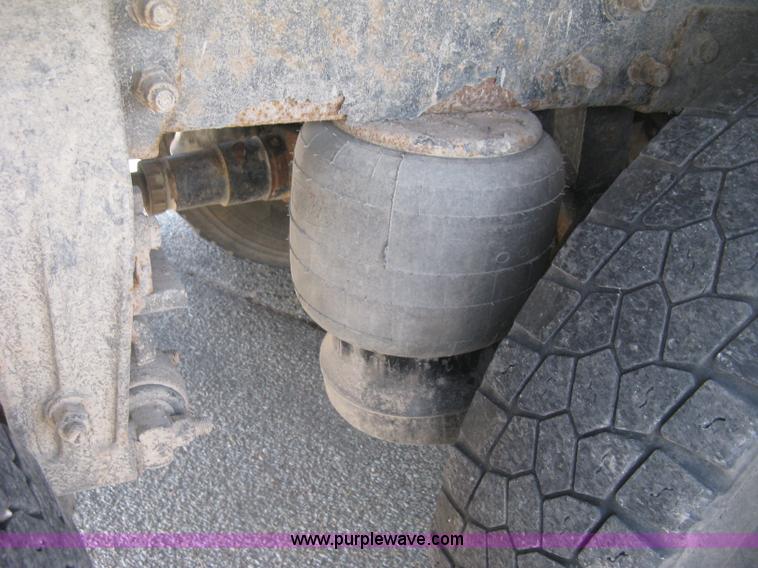 image for item J2909 2008 Peterbilt 340 dump truck