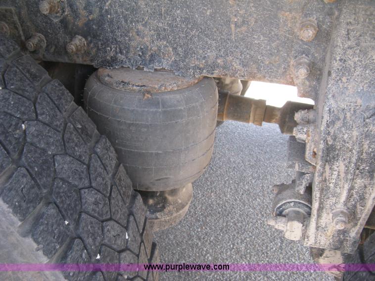 image for item J2909 2008 Peterbilt 340 dump truck