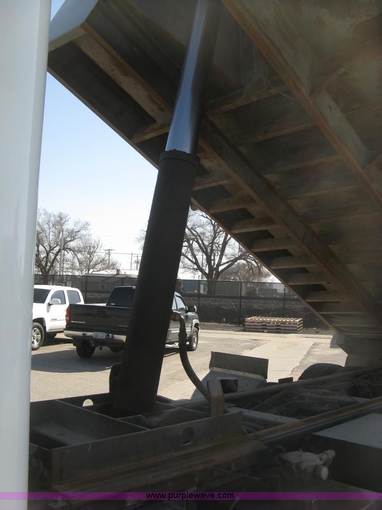 image for item J2909 2008 Peterbilt 340 dump truck