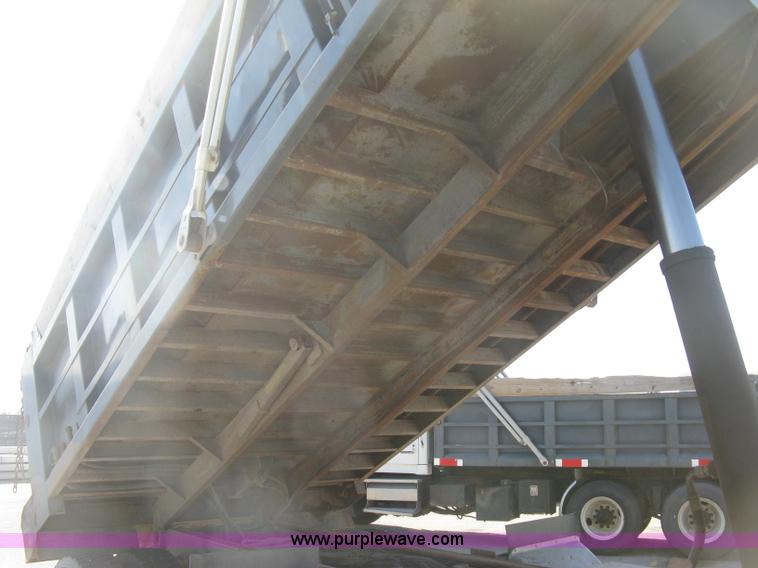 image for item J2909 2008 Peterbilt 340 dump truck