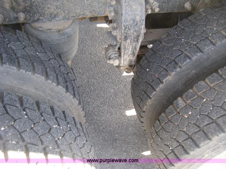 image for item J2909 2008 Peterbilt 340 dump truck