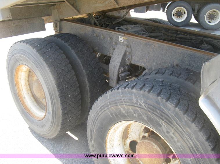 image for item J2909 2008 Peterbilt 340 dump truck