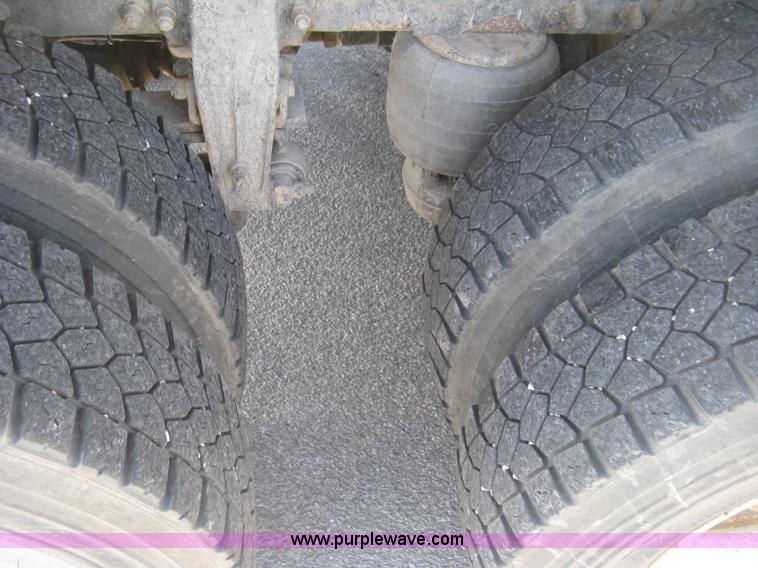 image for item J2909 2008 Peterbilt 340 dump truck