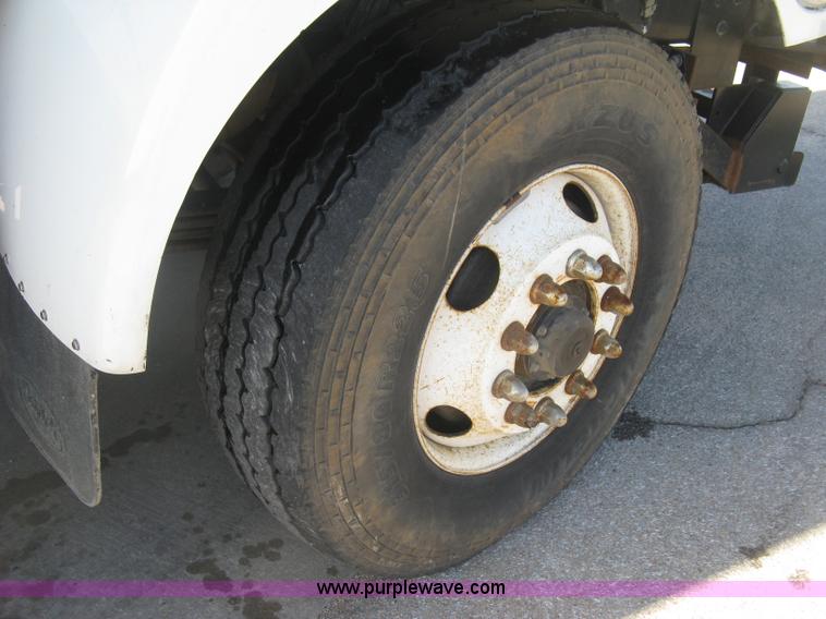 image for item J2909 2008 Peterbilt 340 dump truck