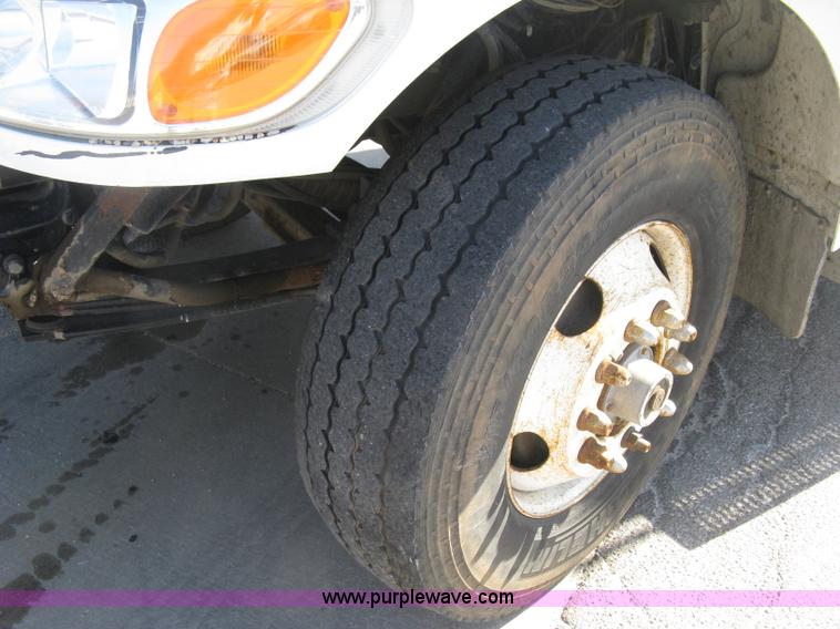 image for item J2909 2008 Peterbilt 340 dump truck