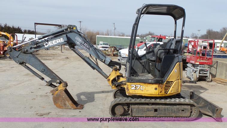 image for item J4248 2007 John Deere 27D compact excavator