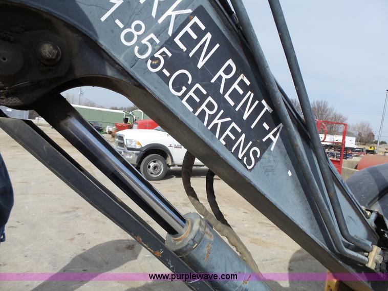 image for item J4248 2007 John Deere 27D compact excavator