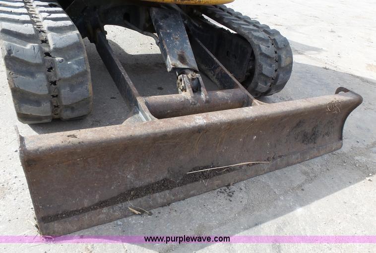 image for item J4248 2007 John Deere 27D compact excavator