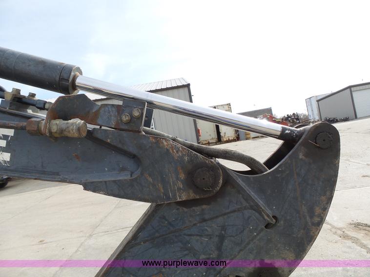 image for item J4248 2007 John Deere 27D compact excavator