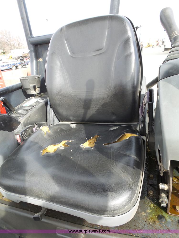 image for item J4248 2007 John Deere 27D compact excavator