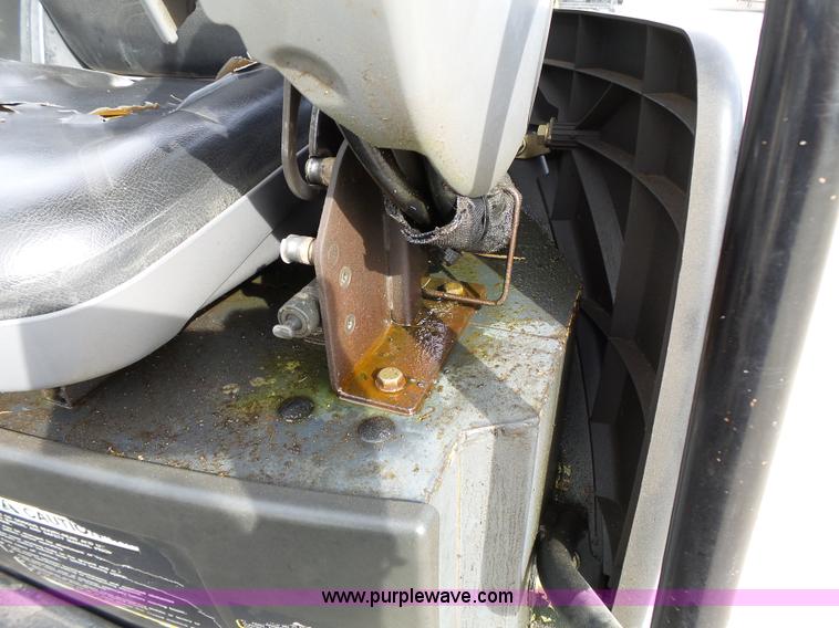 image for item J4248 2007 John Deere 27D compact excavator