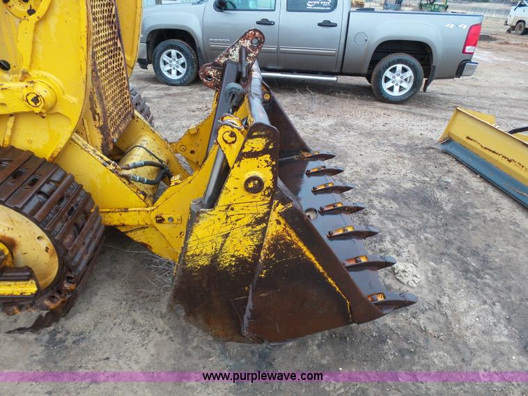 image for item J6225 1976 International 125E loader