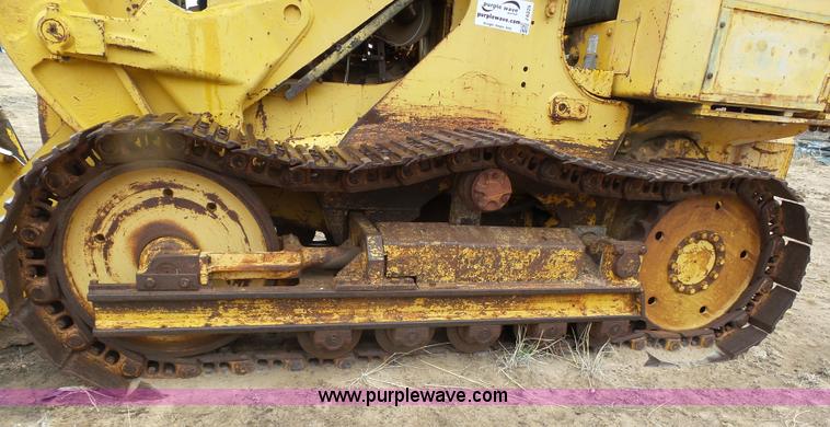 image for item J6225 1976 International 125E loader