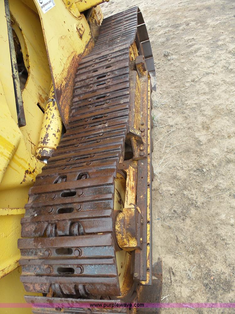 image for item J6225 1976 International 125E loader