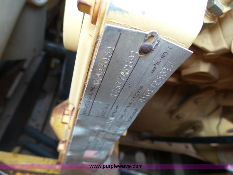 image for item J6225 1976 International 125E loader