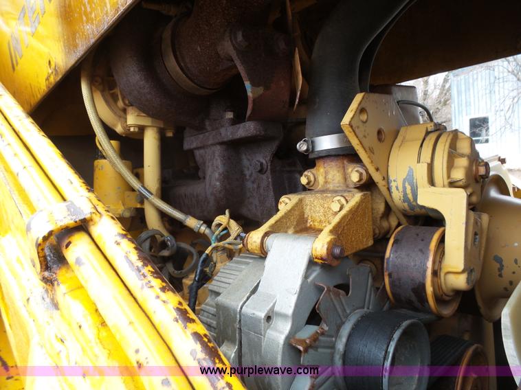 image for item J6225 1976 International 125E loader