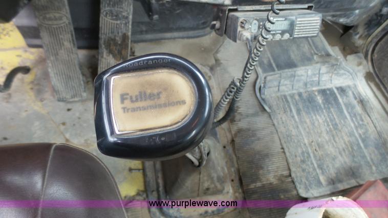 image for item J7263 1989 Peterbilt 357 mixer truck