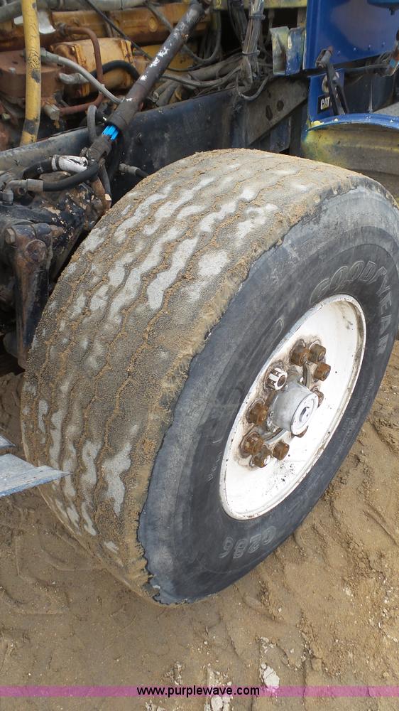 image for item J7263 1989 Peterbilt 357 mixer truck