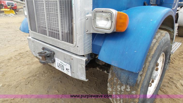 image for item J7263 1989 Peterbilt 357 mixer truck