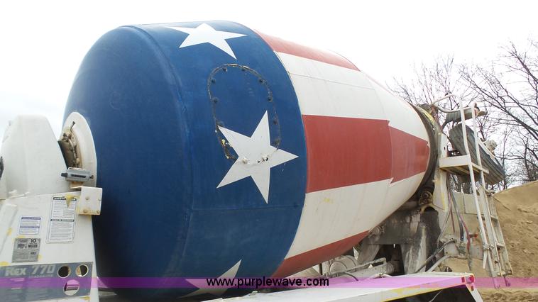 image for item J7263 1989 Peterbilt 357 mixer truck