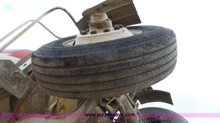 image for item J7263 1989 Peterbilt 357 mixer truck